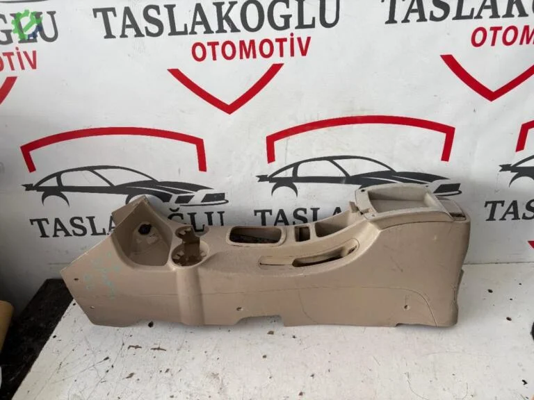 Kia Sportage Orta Konsol çıkma parça