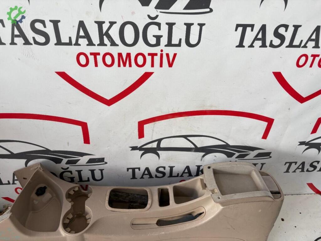 Kia Sportage Orta Konsol çıkma parça