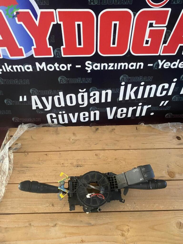 Renault Symbol Silecek Kolu çıkma parça