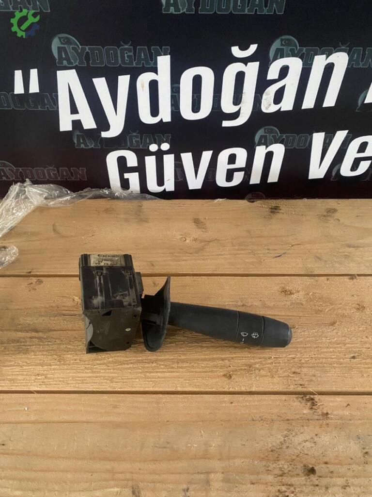 Renault Megane Silecek Kolu çıkma parça