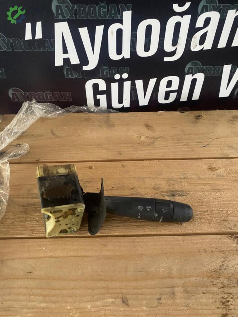 Renault Megane Silecek Kolu çıkma parça