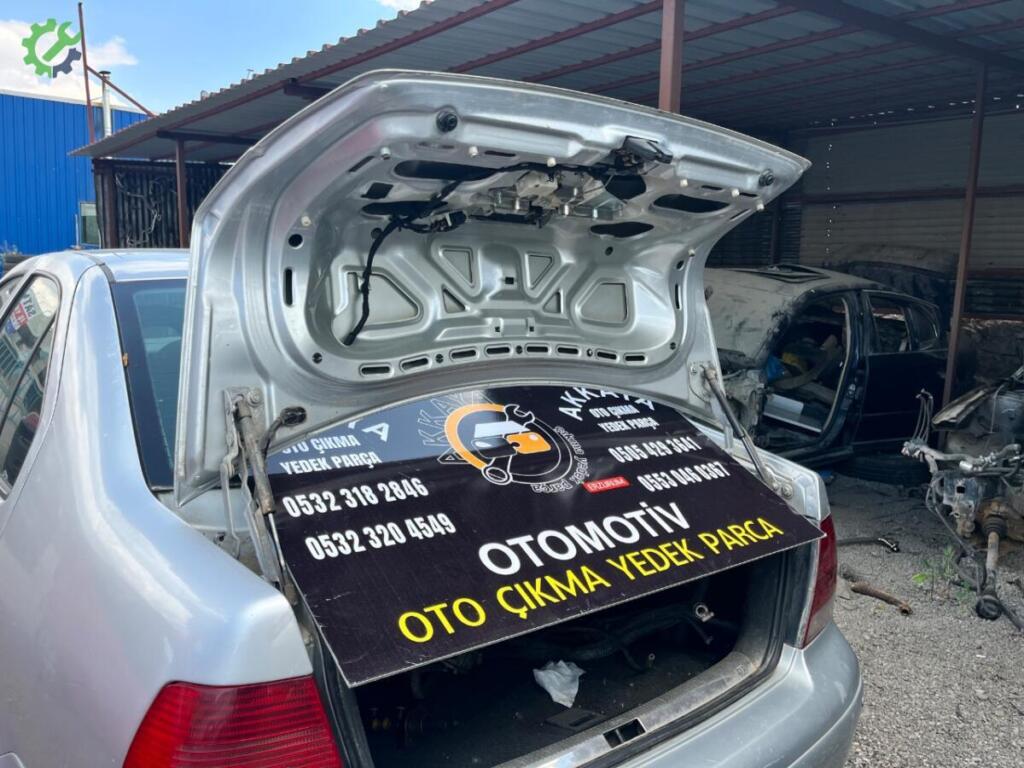 Volkswagen Bora Bagaj Kapağı çıkma parça