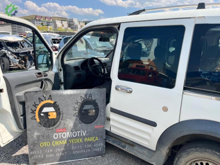 Ford Transit Connect Sol Sürgülü Kapı çıkma parça