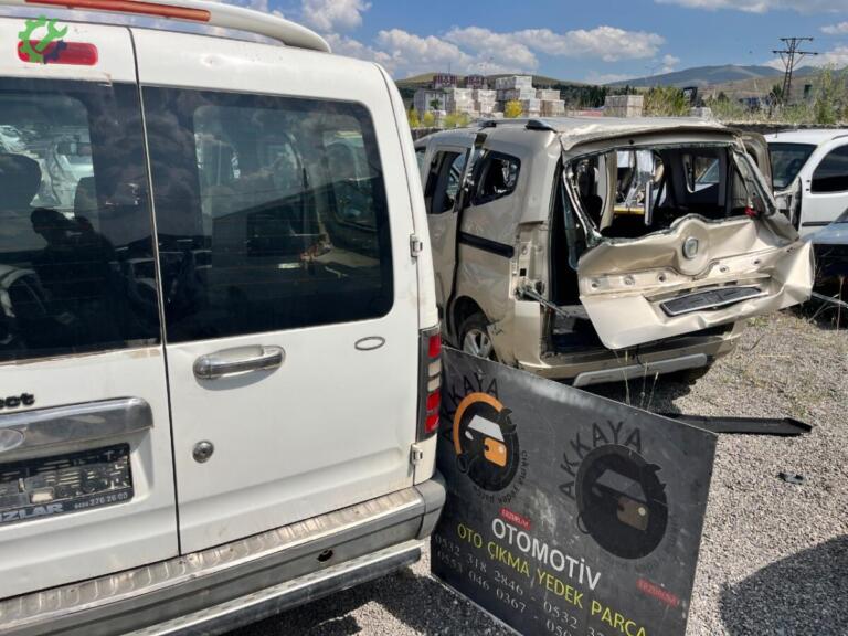 Ford Transit Connect Bagaj Kapağı çıkma parça