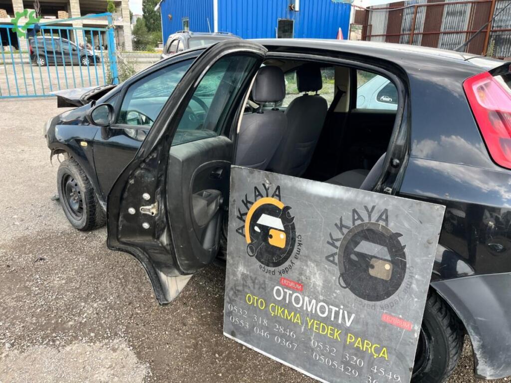 Fiat Punto Sol Arka Kapı çıkma parça