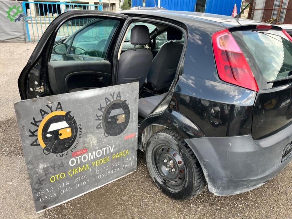 Fiat Punto Sol Arka Çamurluk çıkma parça