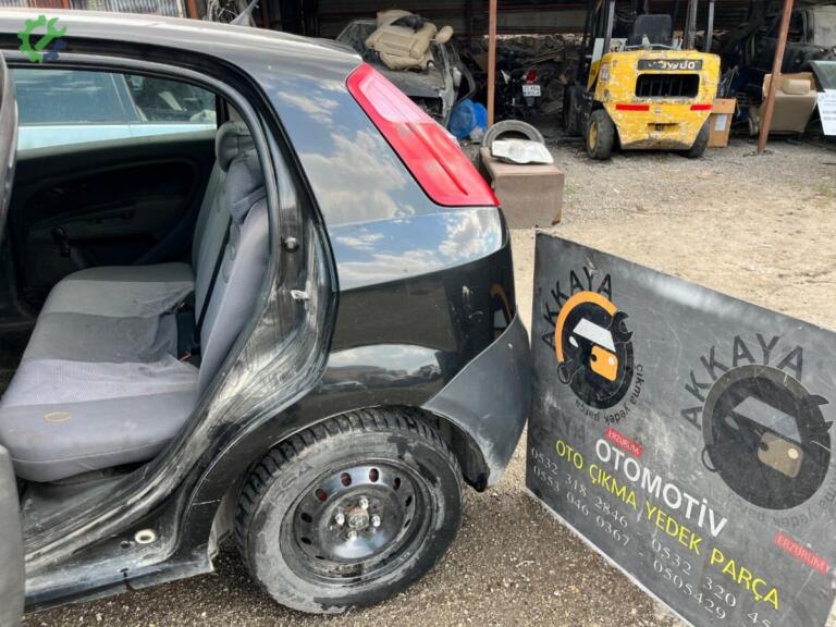 Fiat Punto Sol Arka Çamurluk çıkma parça