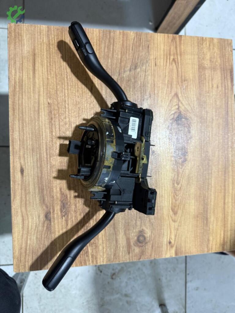 Audi A4 Sinyal Kolu çıkma parça
