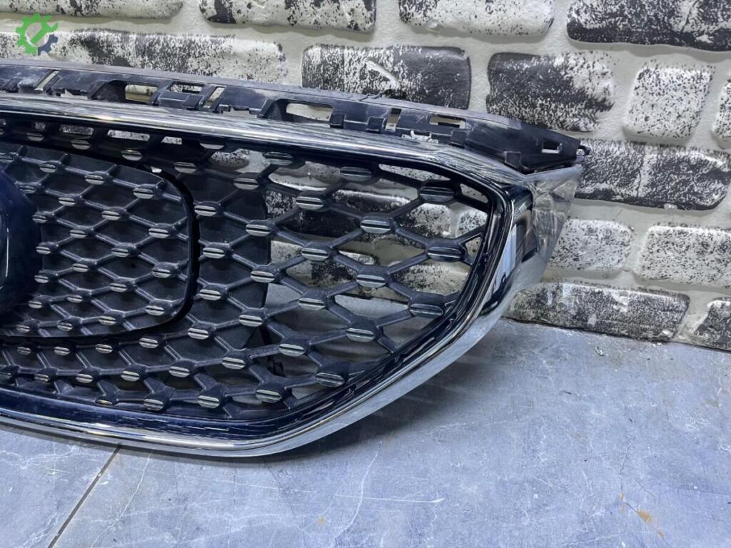 MG ZS Ön Panjur çıkma parça