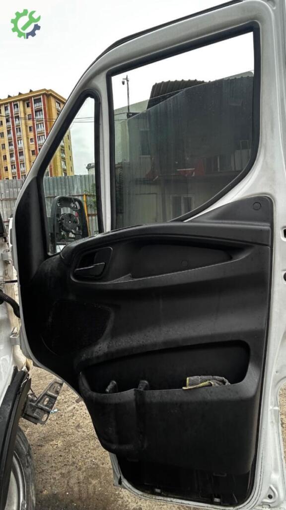IVECO Daily Sağ Ön Kapı çıkma parça