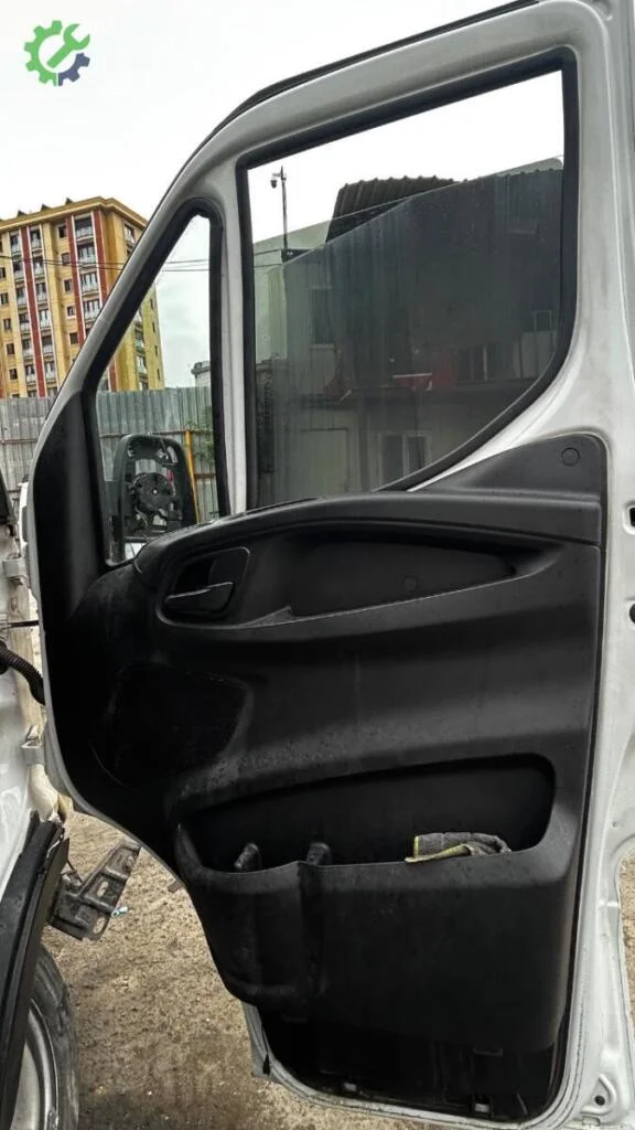 IVECO Daily Sağ Ön Kapı çıkma parça