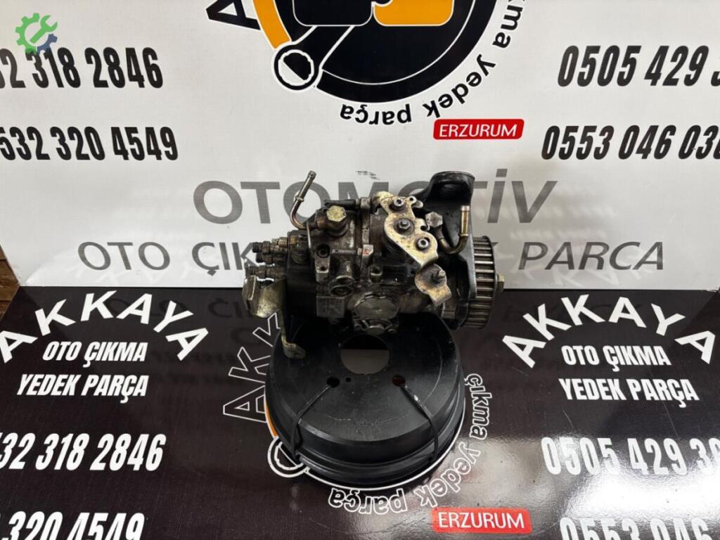 Volkswagen Transporter Mazot Pompası 074130108S çıkma parça
