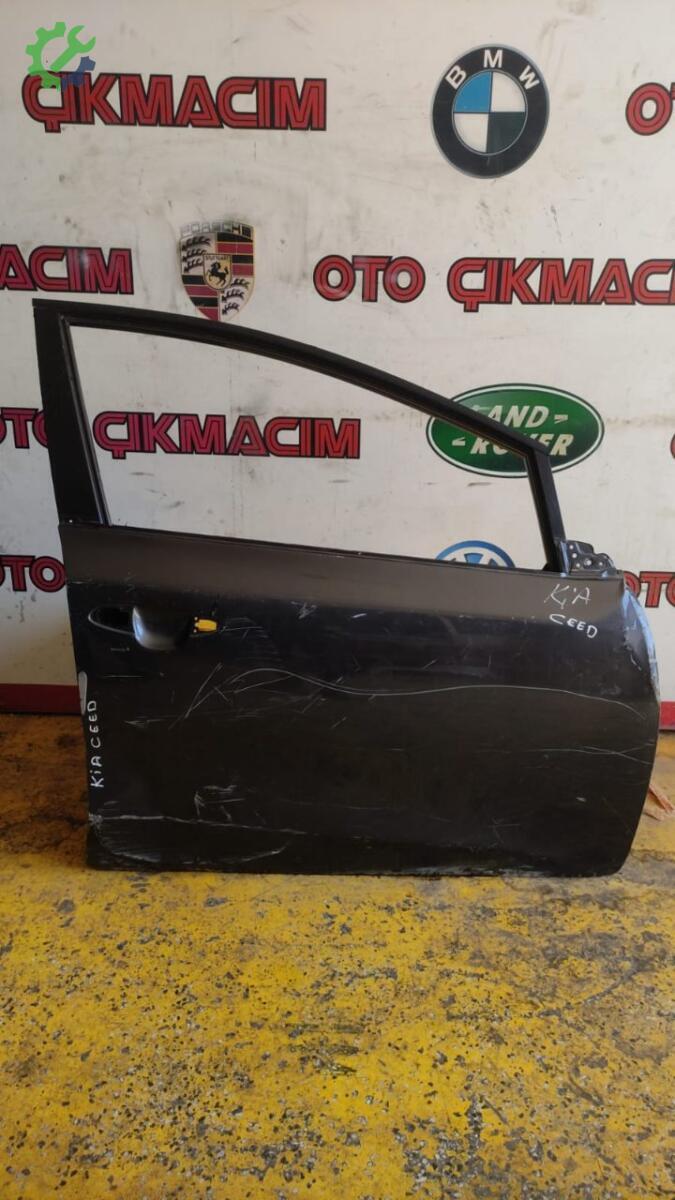 Kia Ceed Sağ Ön Kapı çıkma parça