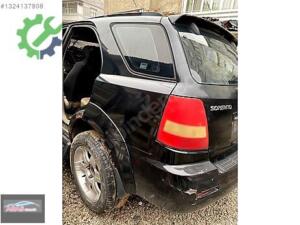 KİA SORENTO ( 2005 – 06 ) SOL ARKA KESME ÇAMURLUK ORJINAL ÇIKMA