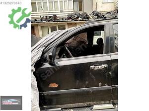 KİA SORENTO ( 2005 – 06 ) SOL ÖN KAPI ORJINAL ÇIKMA