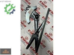 Sıfır Orijinal Sağ Ön Cam Krikosu Mitsubishi L 200 MB422172