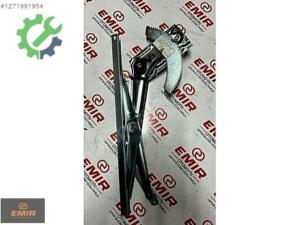 Mitsubishi L 200 Orijinal Sıfır Sol Ön Cam Krikosu MB422171