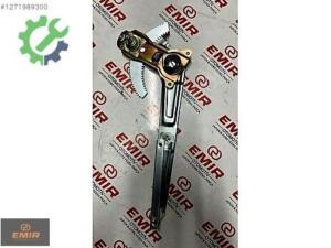Mitsubishi L 300 Orijinal Sıfır Sol Ön Cam Krikosu MB421443