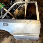 MAZDA 323 SAĞ ARKA KAPI ORJİNAL HATASIZ