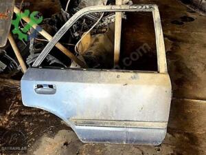 MAZDA 323 SAĞ ARKA KAPI ORJİNAL HATASIZ