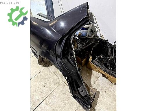 Mazda 323 Sağ Arka Çamurluk çıkma parça