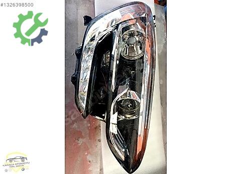 Renault Megane Sağ Ön Far çıkma parça
