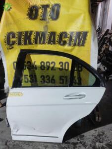 MERCEDES-BENZ C SERİSİ W204 SOL ARKA KAPI DOLU
