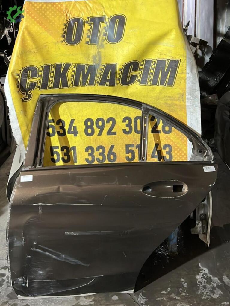 Mercedes-Benz C Serisi Sol Arka Kapı çıkma parça