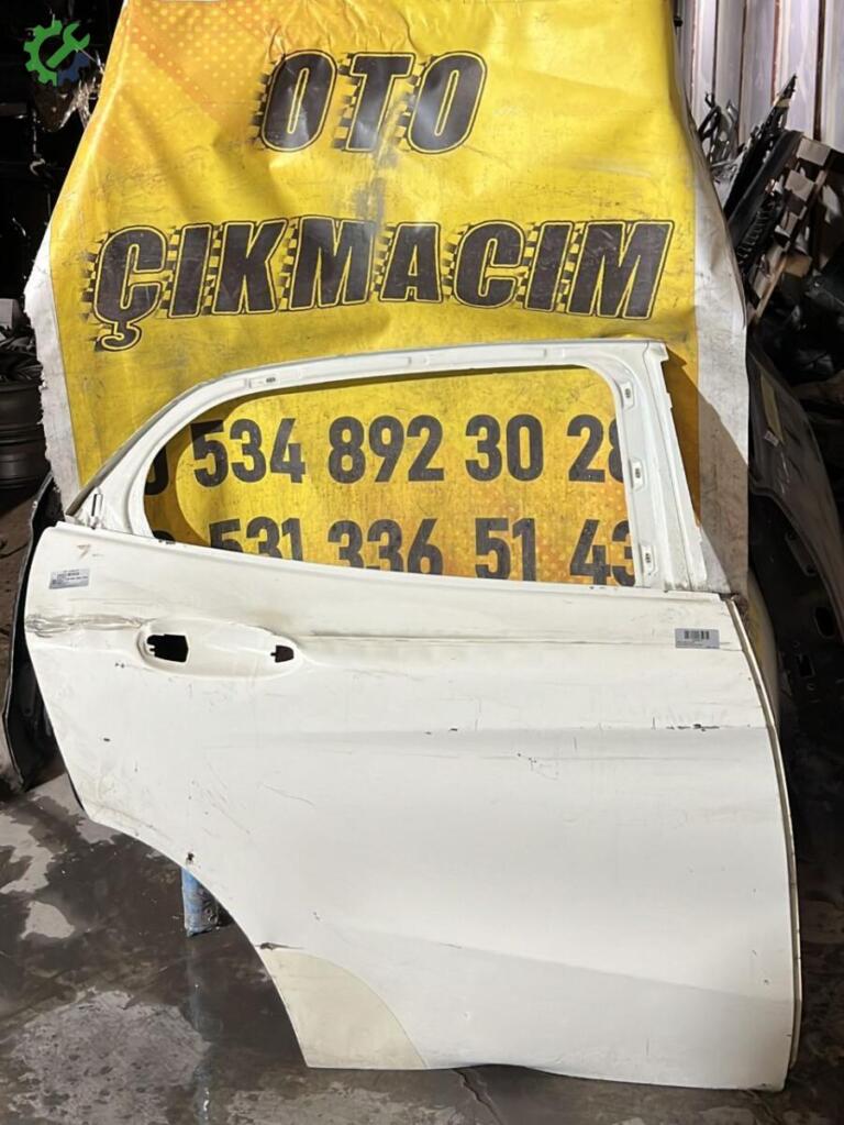 Mercedes-Benz GLA Sağ Arka Kapı çıkma parça