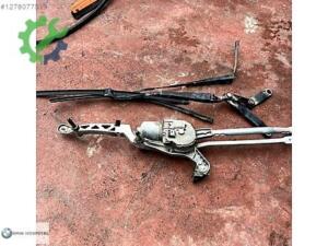 MERCEDES C200 W204 CAM SİLECEK MOTORU