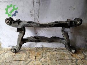 MERCEDES CLA180 ARKA TRAVERS