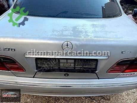 Mercedes-Benz E Bagaj Kapağı çıkma parça