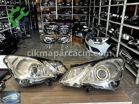 Mercedes-Benz E Sağ Ön Far çıkma parça