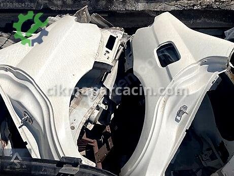 Mercedes-Benz C Sağ Arka Çamurluk çıkma parça