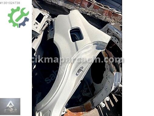 Mercedes-Benz C Sağ Arka Çamurluk çıkma parça