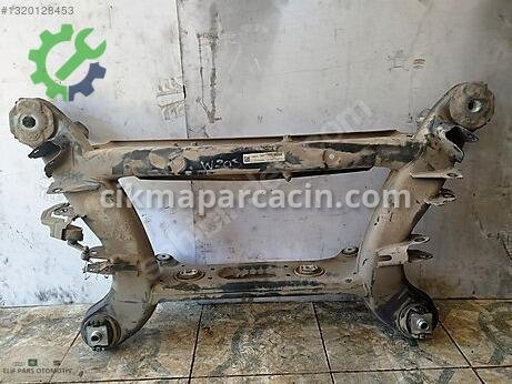 Mercedes-Benz C Arka Travers çıkma parça