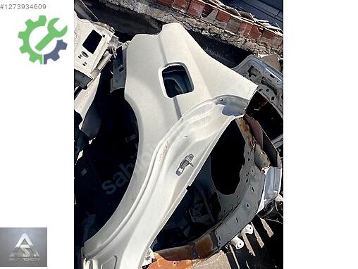 Mercedes-Benz C Arka Çamurluk çıkma parça