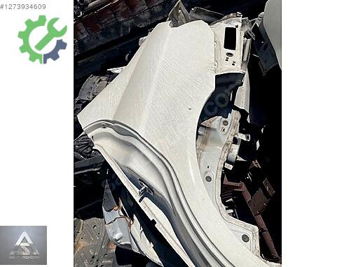 Mercedes-Benz C Arka Çamurluk çıkma parça