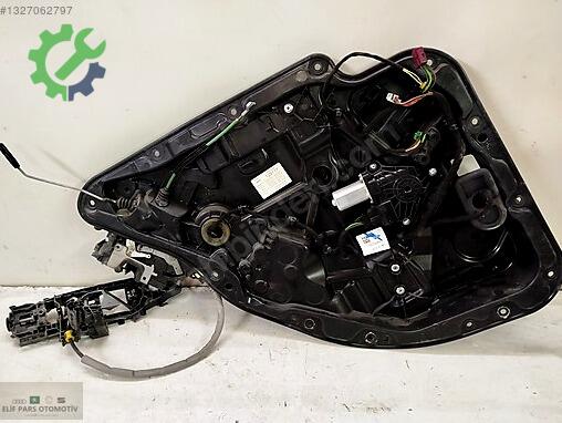 Mercedes-Benz C Bakalit çıkma parça