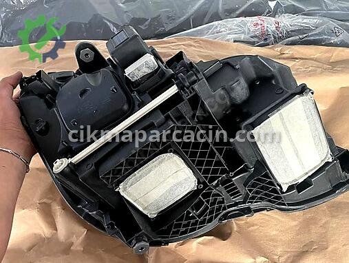 Mercedes-Benz 200 Sol Ön Far çıkma parça