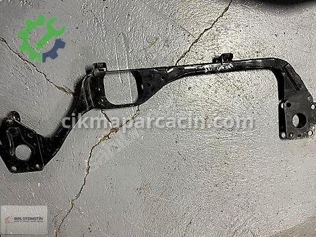 Audi A4 Travers çıkma parça