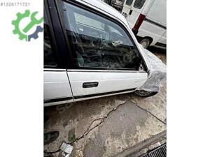 Mazda 626 sağ ön kapı