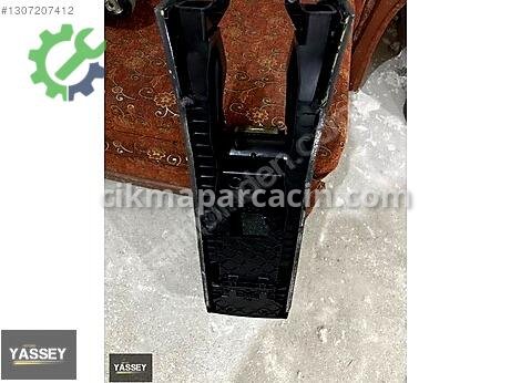 Mercedes-Benz Ara Bölme Sacı çıkma parça