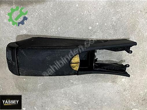Mercedes-Benz Ara Bölme Sacı çıkma parça