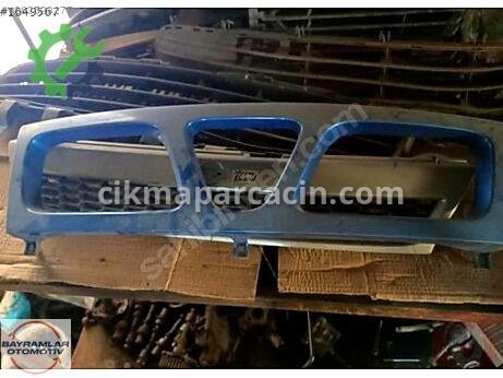 Nissan Terrano Ön Panjur çıkma parça