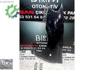 Nissan Almera Çamurluk (Ön) Çıkma