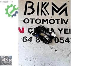 Nissan Juke Orijinal Sıfır Bagaj Açma Düğmesi