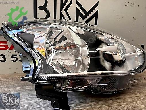 Nissan Micra Sağ Ön Far çıkma parça