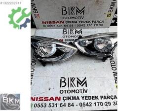 Nissan Micra Orijinal Çıkma Sol Ön Far (5. Adet)