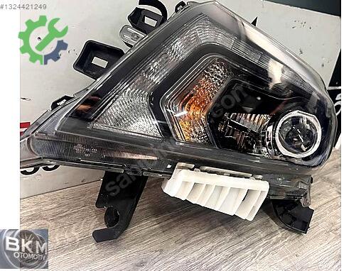 Nissan Navara Sol Ön Far çıkma parça